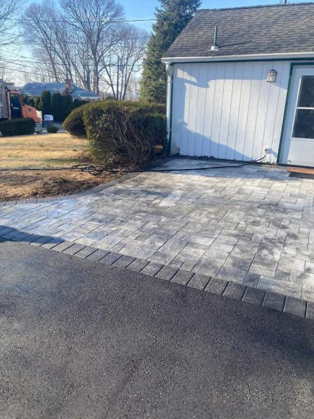 Our asphalt pavers working in Babylon